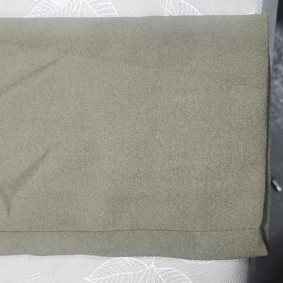 RW & CO Pants - Picture 2 of 10